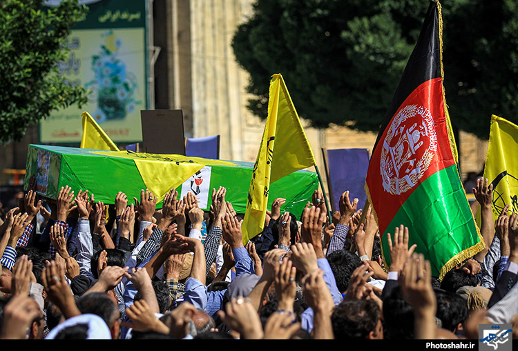 تشییع پیکر مطهر 8 شهید مدافع حرم در مشهد 1