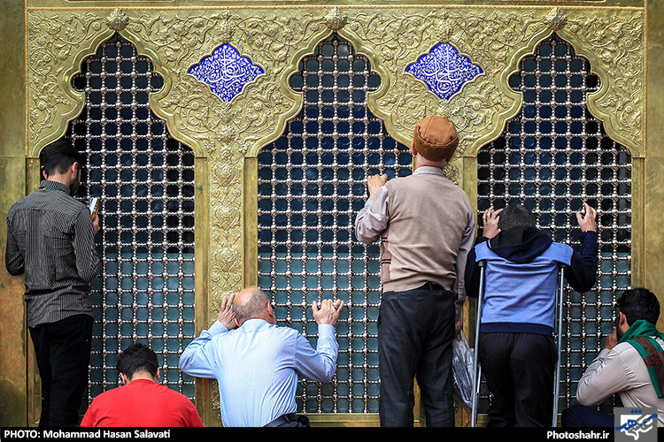 آیین معنوی اعتکاف در حرم مطهر رضوی 