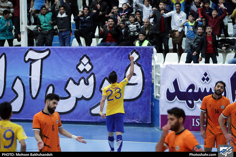 لیگ برتر فوتسال / فرش آرا مشهد و آذرخش بندرعباس