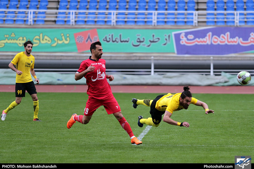 دیدار دوستانه فوتبال / پدیده مشهد و سپاهان اصفهان