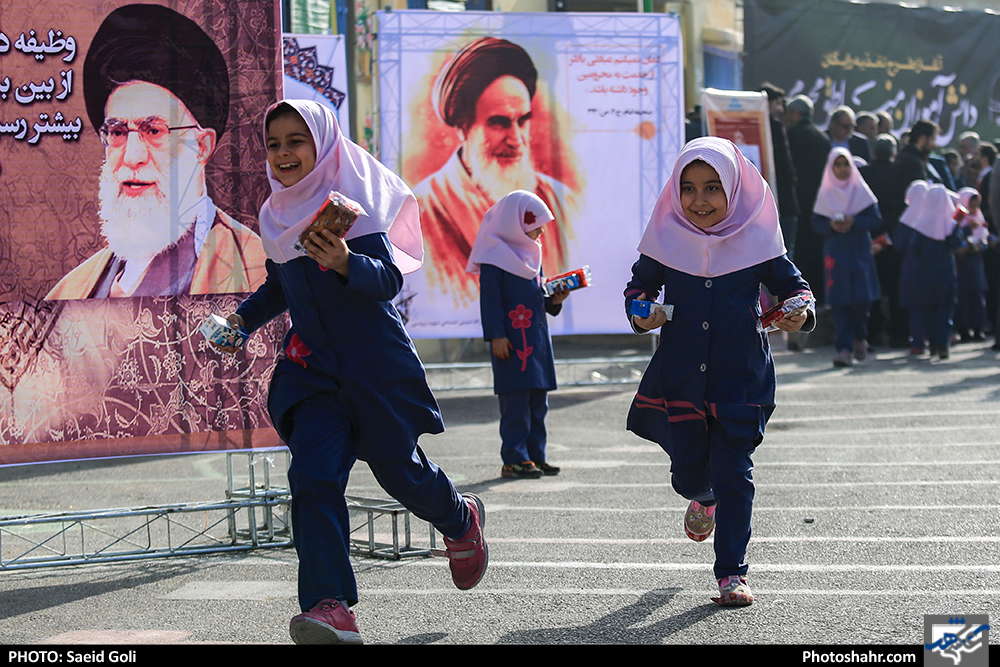افتتاح طرح تغذیه رایگان دانش آموزان محروم استان های خراسان
