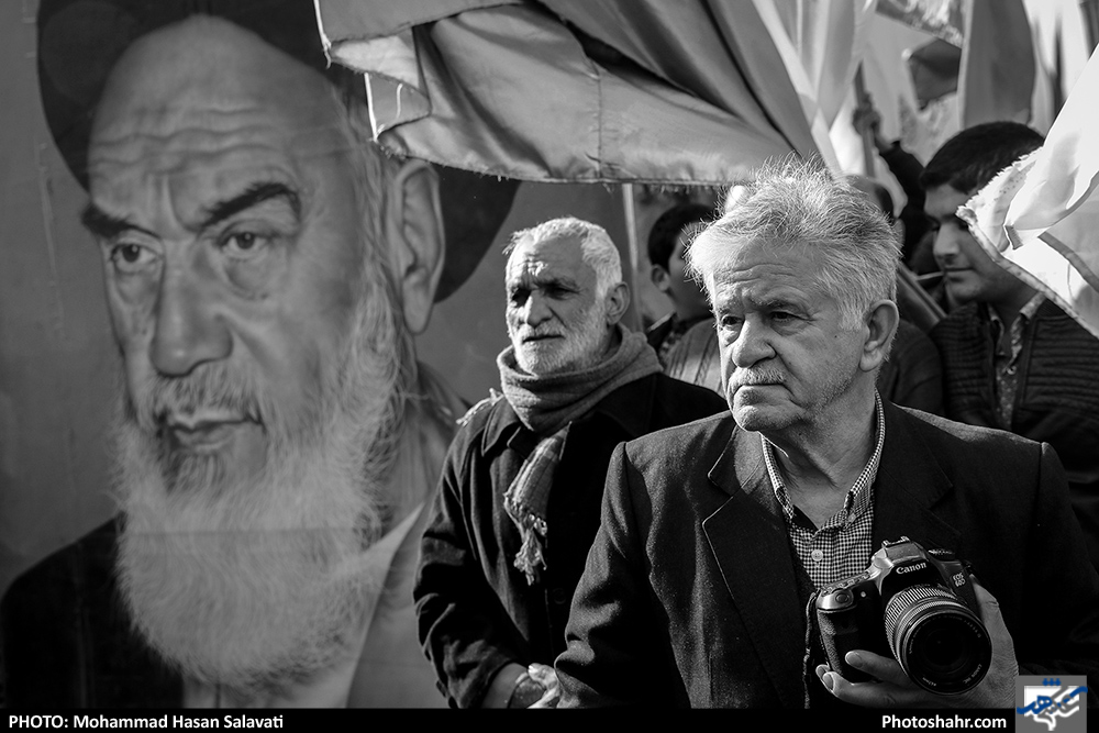 عکاس خیابان انقلاب