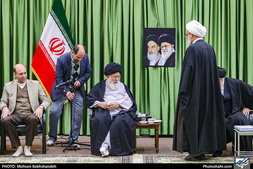 دیدار اعضای ستاد گرامیداشت چهلمین سالگرد انقلاب اسلامی با امام جمعه مشهد