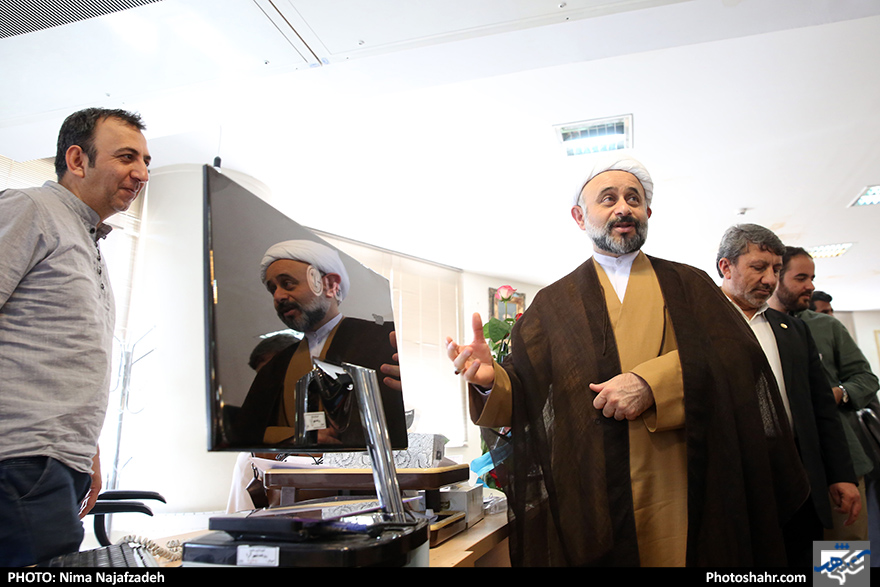 بازدید جمعی از مسئولین شهری از روزنامه شهرآرا به مناسبت روز خبرنگار
