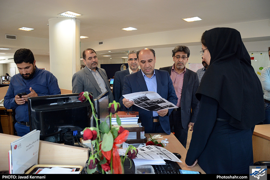 بازدید جمعی از مسئولین شهری از روزنامه شهرآرا به مناسبت روز خبرنگار- 4 