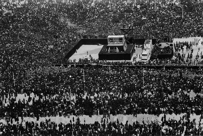 نگاهی به برخی از بزرگترین تشییعهای دنیا نگاهی به برخی از بزرگترین تشییعهای دنیا