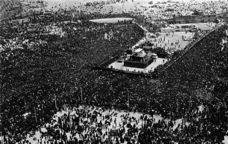 نگاهی به برخی از بزرگترین تشییعهای دنیا نگاهی به برخی از بزرگترین تشییعهای دنیا