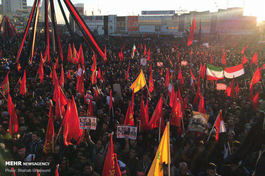 گزارش لحظه به لحظه از مراسم تشییع سردار حاج قا‌سم سلیمانی در زادگاهش / آخرین وداع کرمانی‌ها با سردار محبوبشان