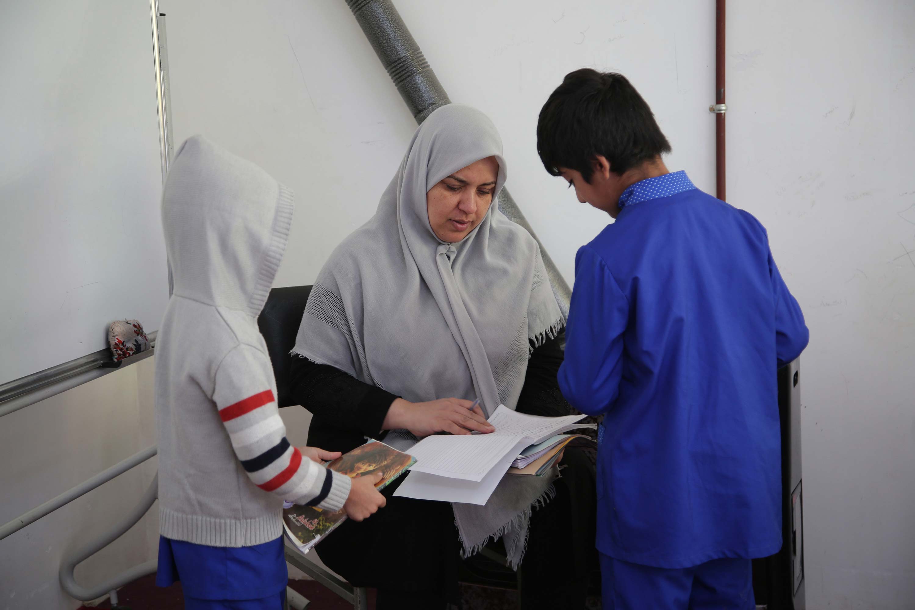 گزارشی از یک مرکز آموزش کودکان بازمانده از تحصیل در مشهد