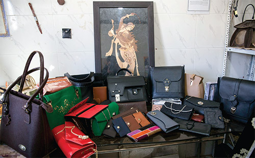 &laquo;خانه&raquo; یا &laquo;کارخانه&raquo;