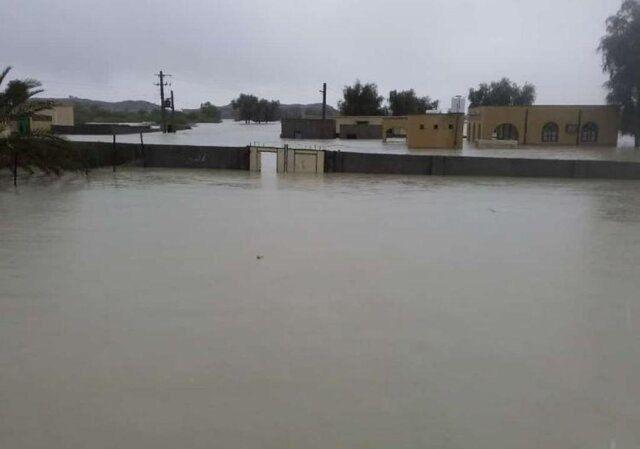 محاصره ۵۰ آبادی شهر بنت در سیلاب/ درخواست اعزام بالگرد به منطقه+ ویدئو محاصره ۵۰ آبادی شهر بنت در سیلاب/ درخواست اعزام بالگرد به منطقه+ ویدئو