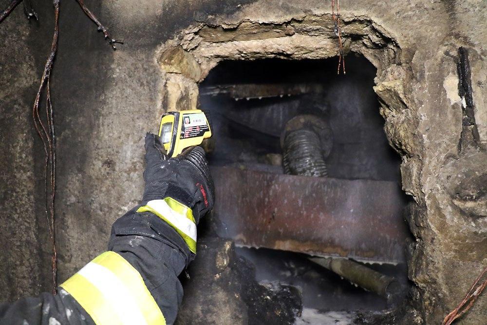 مهار آتش‌سوزی کارخانه ایزوگام در جاده مشهد کلات