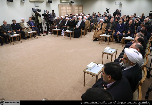 رهبر معظم انقلاب: ایستادگی ملت ایران در برابر آمریکا حقیقتی جذاب برای دنیا است