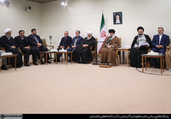 رهبر معظم انقلاب: ایستادگی ملت ایران در برابر آمریکا حقیقتی جذاب برای دنیا است