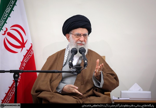 رهبر معظم انقلاب: ایستادگی ملت ایران در برابر آمریکا حقیقتی جذاب برای دنیا است