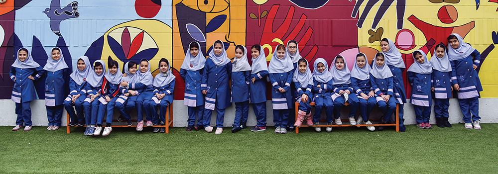 با گرمای قلب کودکان جان می‌گیرم