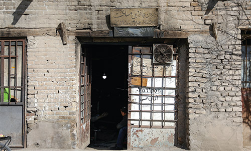 چکش، سندان و دست&zwnj;های پولادی