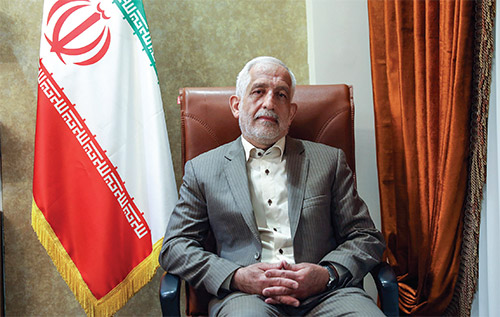 انقلابیگری در پوشش کتاب&zwnj;فروشی و خرازی