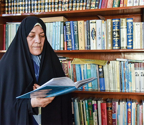 هنوز بدهکار انقلابم