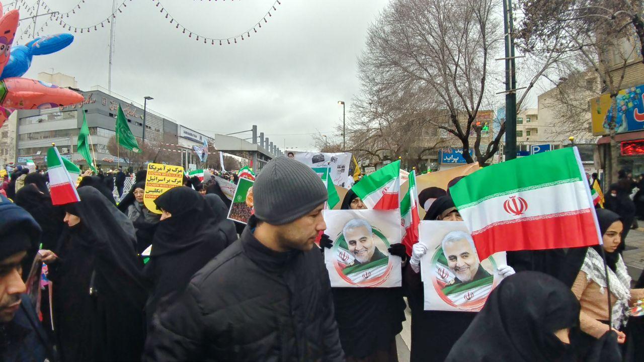 آغاز چهل و یکمین حضور پرشور مردم انقلابی مشهد در راهپیمایی ۲۲ بهمن