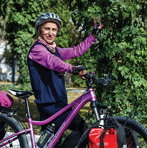 آن سوی نگاه&zwnj;های دودآلود