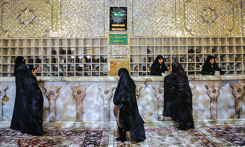 خدمت بانوانه