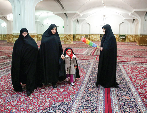 خدمت بانوانه