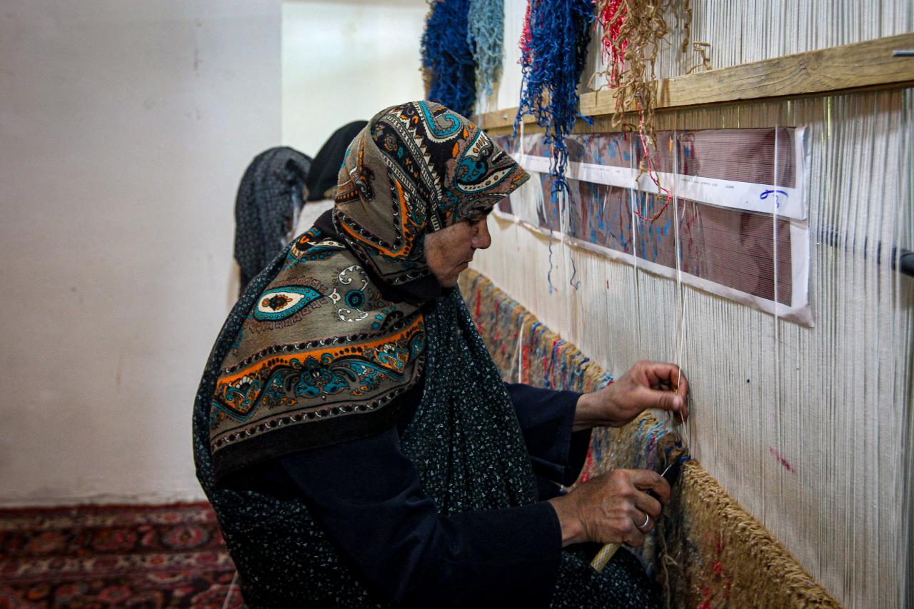 رنج‌هایی که در تار و پود زندگی قالی‌بافان گره می‌خورد