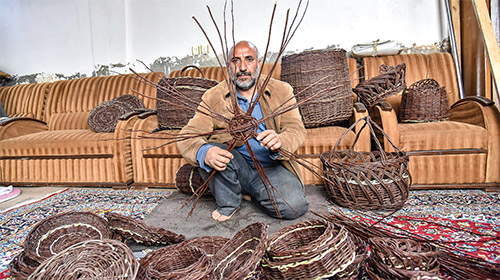 از ارغوان تا گلیم و قالی‌بافی