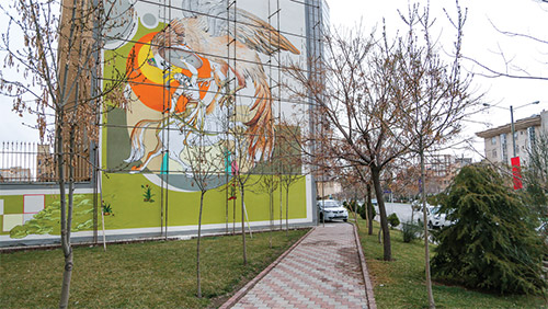 نماد‌های نوروزی در میان یک میلیون گل رنگارنگ