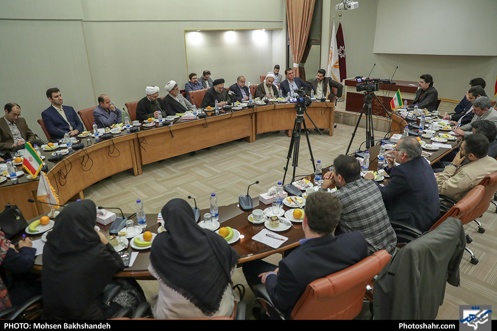 دومین نشست هم اندیشی استادان حوزه و دانشگاه