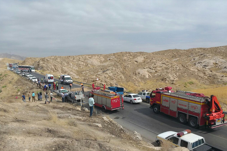 امداد رسانی به مصدومان سانحه رانندگی جاده قدیم مشهد به نیشابور