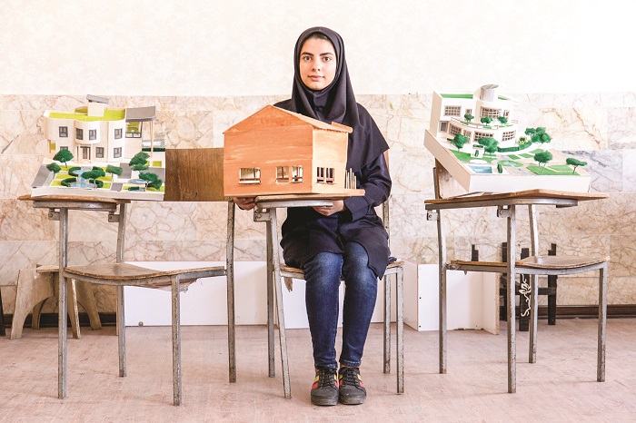 صدرنشینی خانم مدیر صدرنشینی خانم مدیر