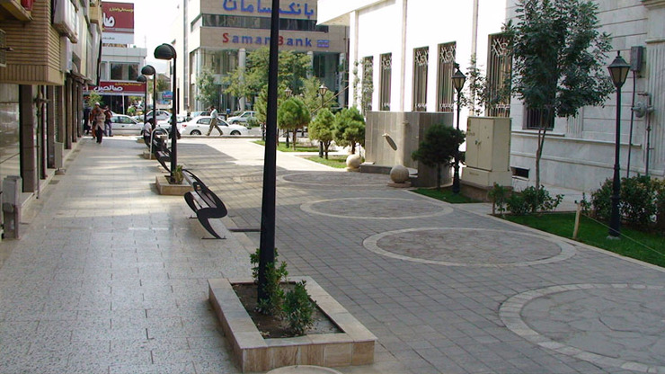 محمدهادی مهدی‌نیا، رئیس کمیسیون عمران و شهرسازی شورای اسلامی شهر مشهد از آغاز مکان‌یابی خیابان‌های مستعد شهر برای پیاده راه شدن به منظور برگزاری رویداد‌های مهم ملی و مذهبی خبر داد.