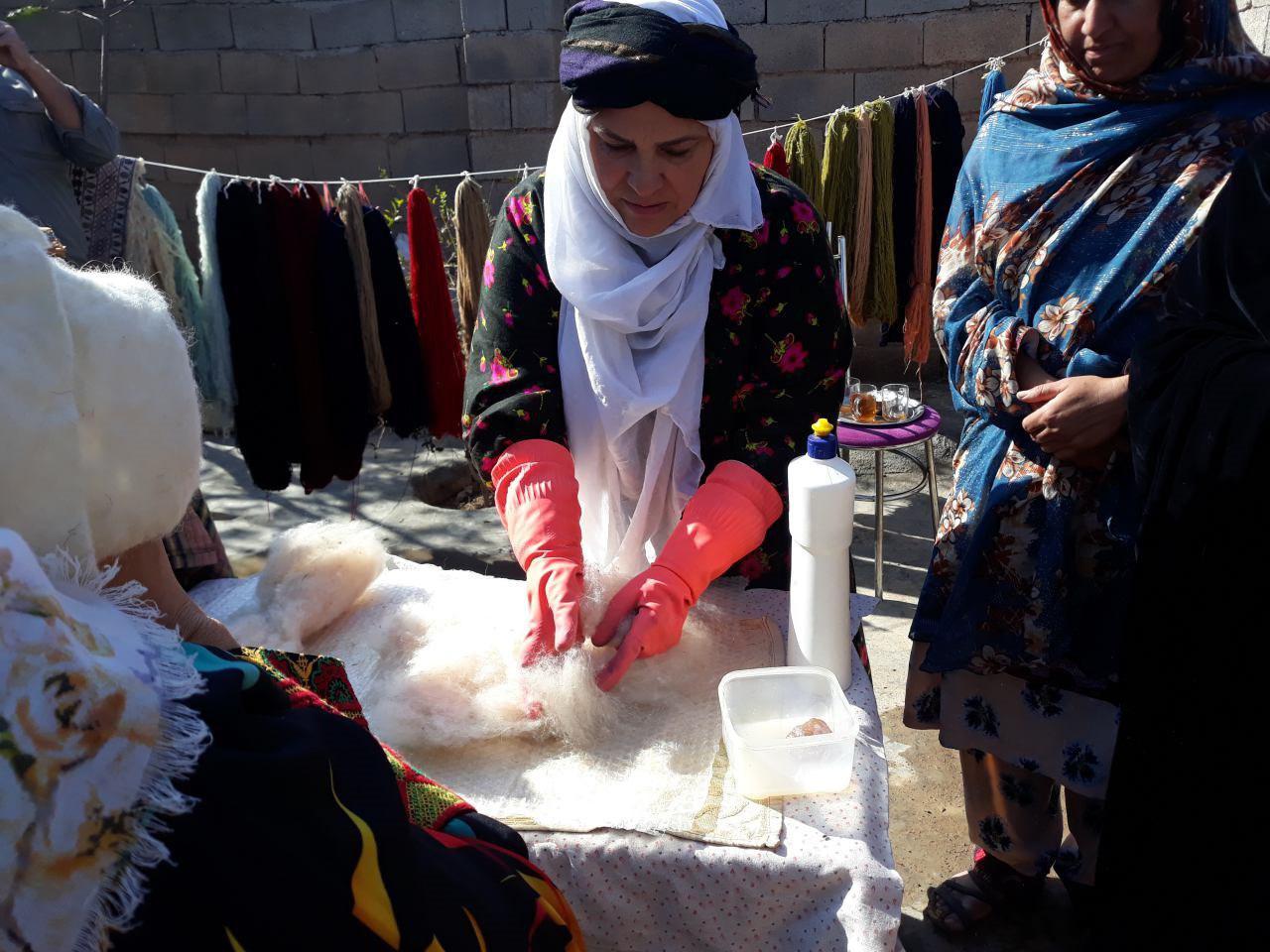 نخ ریسی و رنگ ریزی سنتی در خواف احیا شد