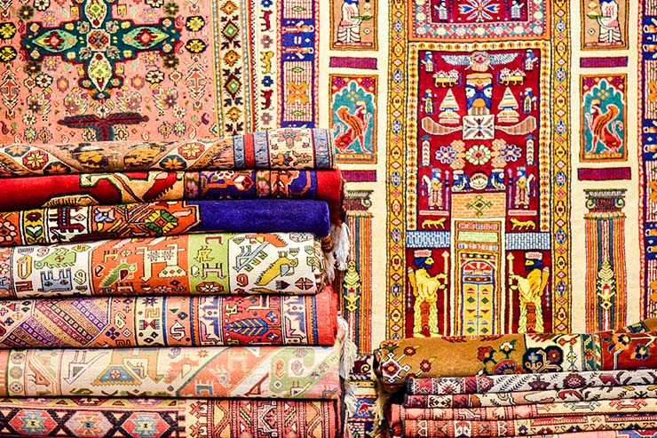 بازار فرش بر دار مرمت