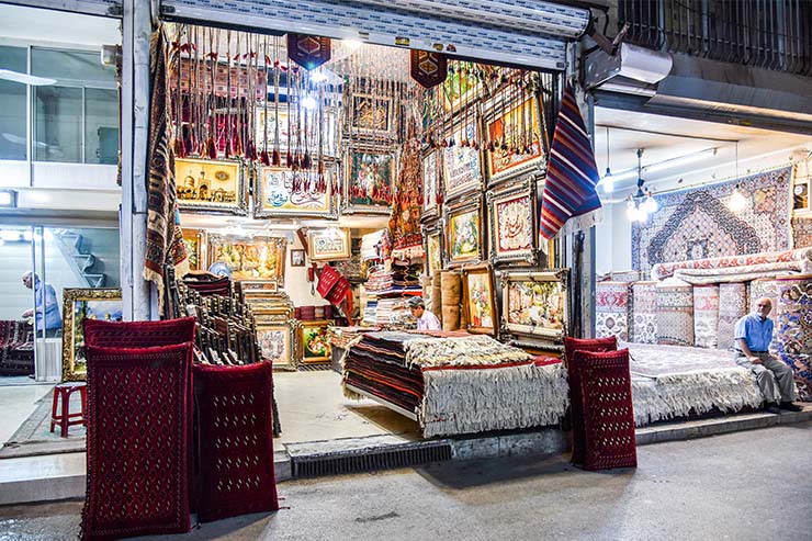 بازار فرش بر دار مرمت