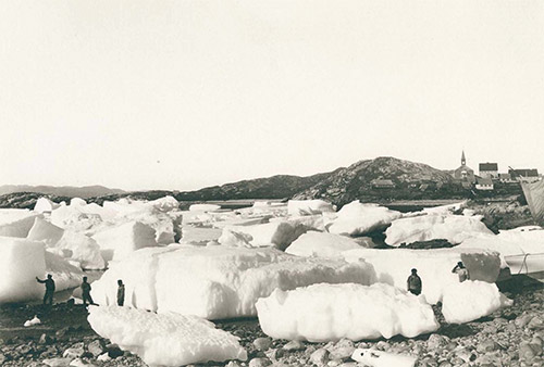 زندگی طاقت‌فرسا میان آب‌های منجمد قطب شمال