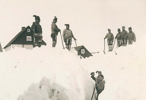زندگی طاقت‌فرسا میان آب‌های منجمد قطب شمال