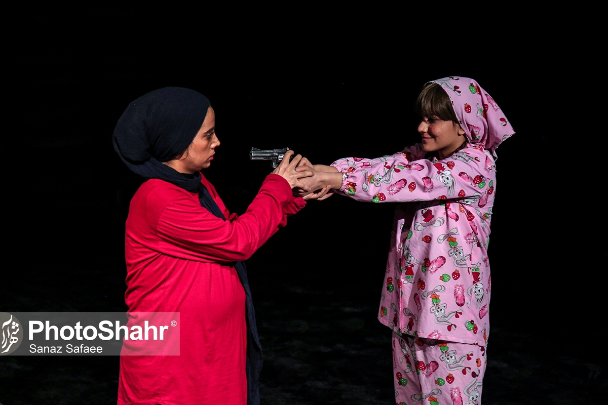 گفتگو با کارگردان اثر برگزیده سی‌امین جشنواره تئاتر استان