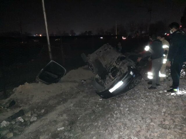 برخورد قطار مسافربری با یک خودرو در کرج یک کشته بر جا گذاشت + عکس