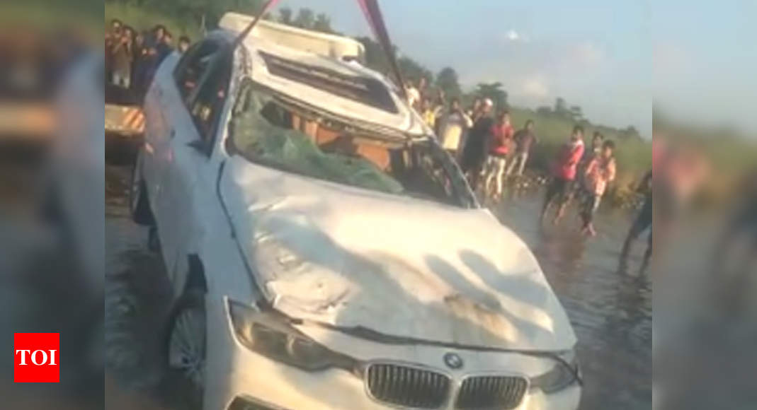 پسر ثروتمند بی‌ام‌و (BMW) خود را در رودخانه انداخت + عکس