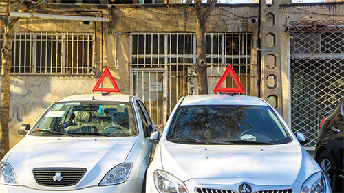 کاهش قیمت خودرو و دادوستدها با کاهش قیمت دلار