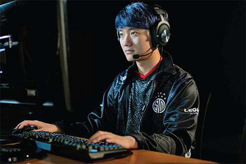 بازیکنان‌های آسیایی در زمین آمریکایی‌ها