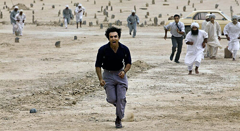 نگاهی به فیلم &laquo;اژد&zwnj;ها وارد می&zwnj;شود&raquo; مانی حقیقی