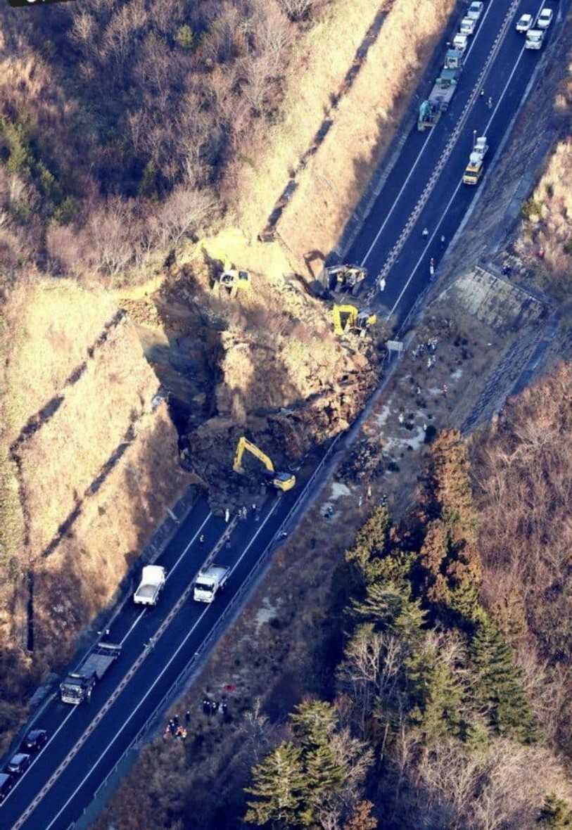 لحظه وقوع زلزله ۷/۱ ریشتری در فوکوشیمای ژاپن + فیلمها لحظه وقوع زلزله ۷/۱ ریشتری در فوکوشیمای ژاپن + فیلمها