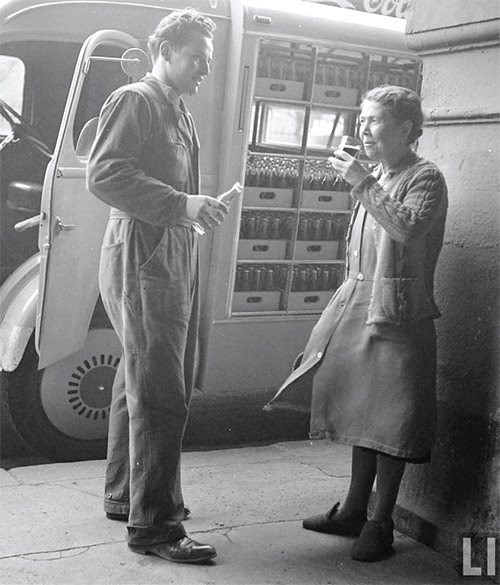 کوکاکولای فرانسوی در برابر جامعه سرمایه‌داری