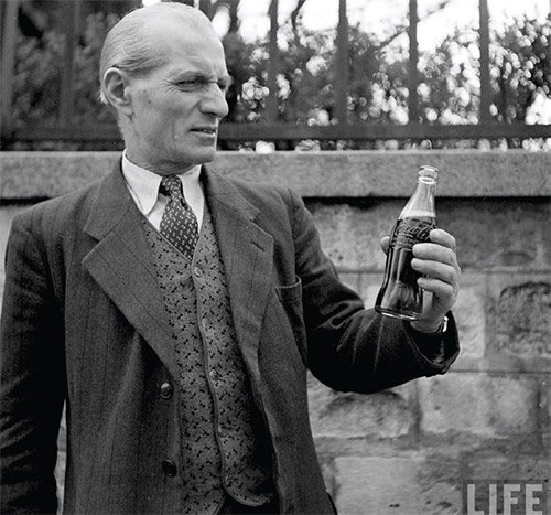 کوکاکولای فرانسوی در برابر جامعه سرمایه‌داری