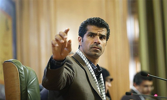 نگاهی به سیلیهایی که مردم از مسئولان خوردند نگاهی به سیلیهایی که مردم از مسئولان خوردند