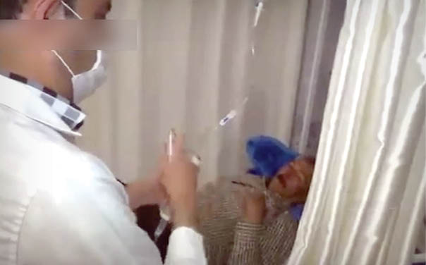 ماجرای عجیب عسگر، مارگزیده ترین مرد ایران + تصاویر